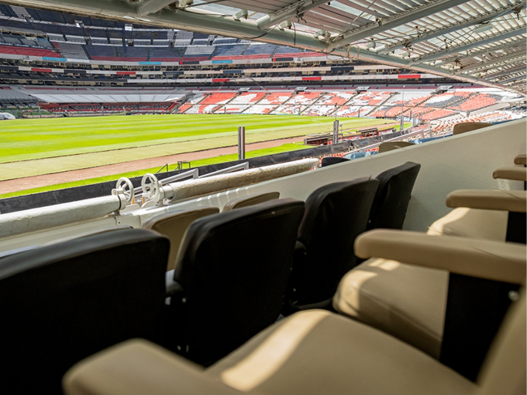 Dueños de palcos del Estadio Azteca enfrentan a la FIFA