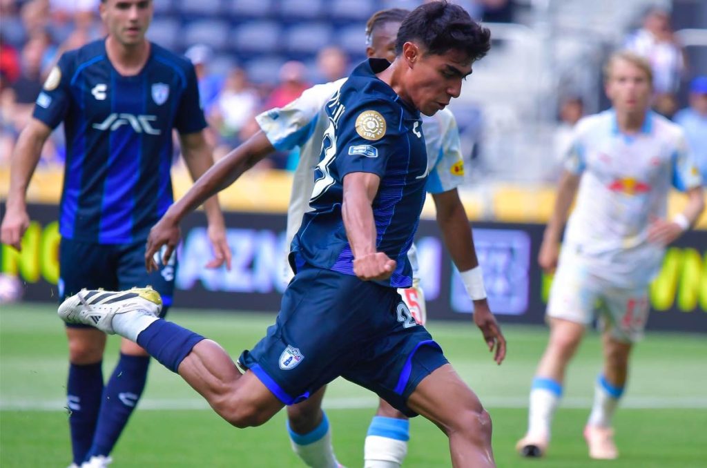 Elías Montiel despierta el interés de Europa tras brillar con Pachuca