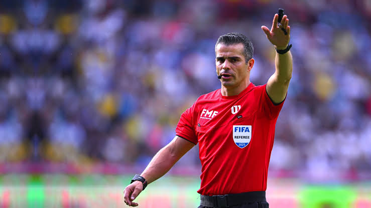 El Curro Hernández, árbitro de finales y de finales polémicas