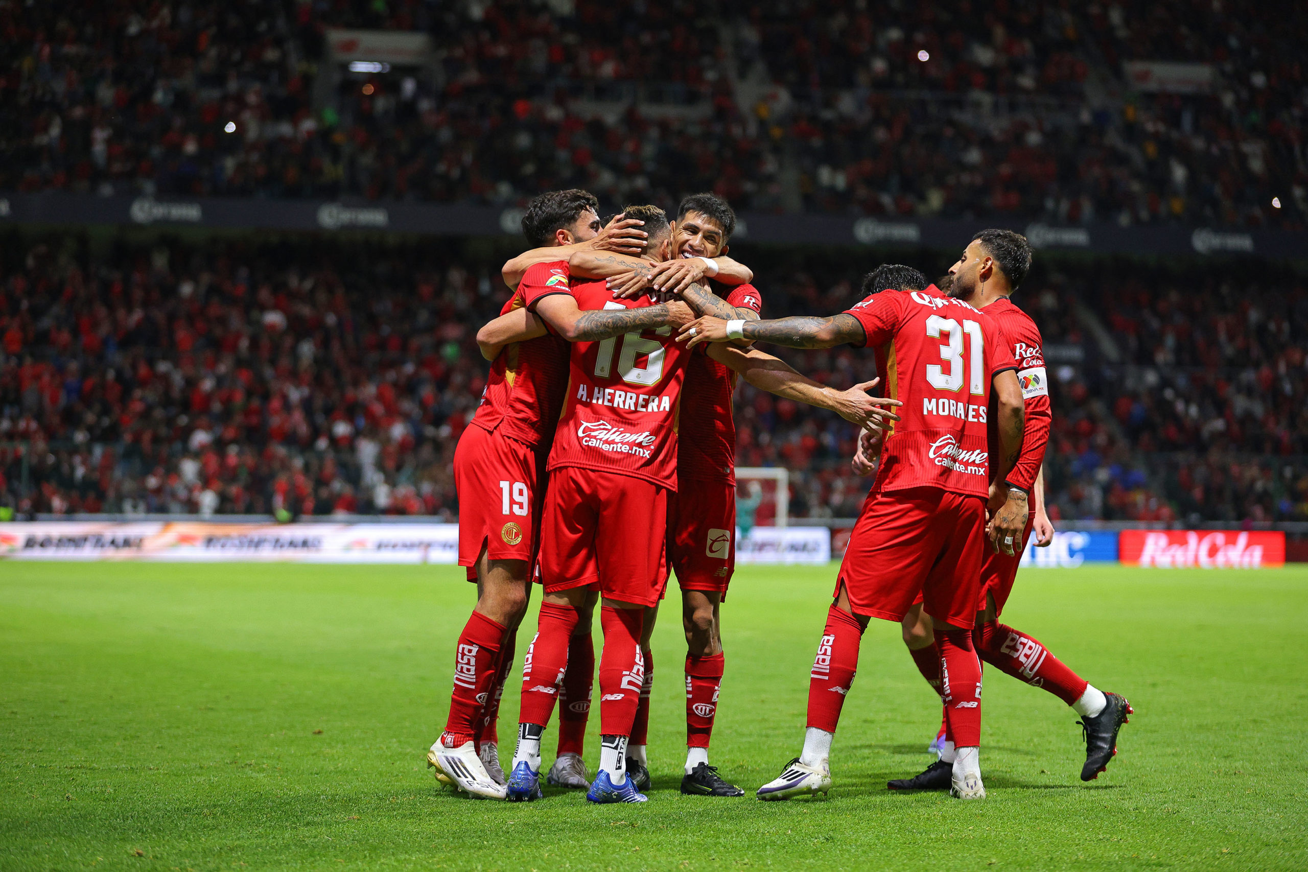 Toluca vence a Mazatlán y mantiene el liderato en la Liga MX