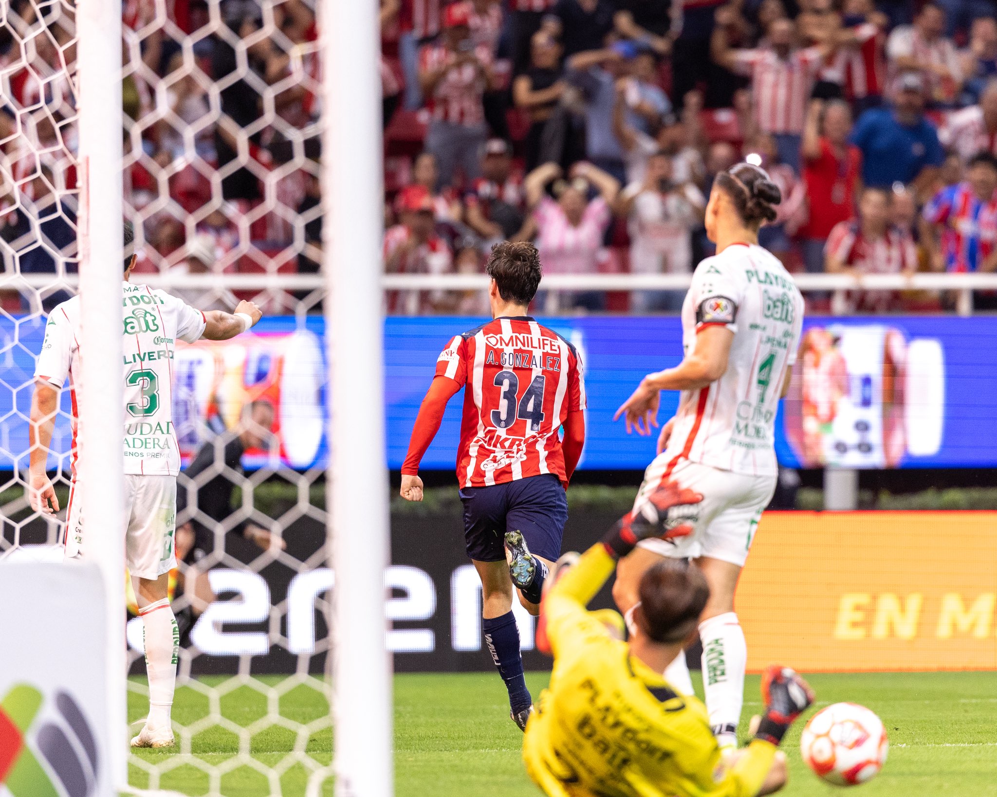 Chivas vs Necaxa: Guadalajara gana 3-1 en el Akron