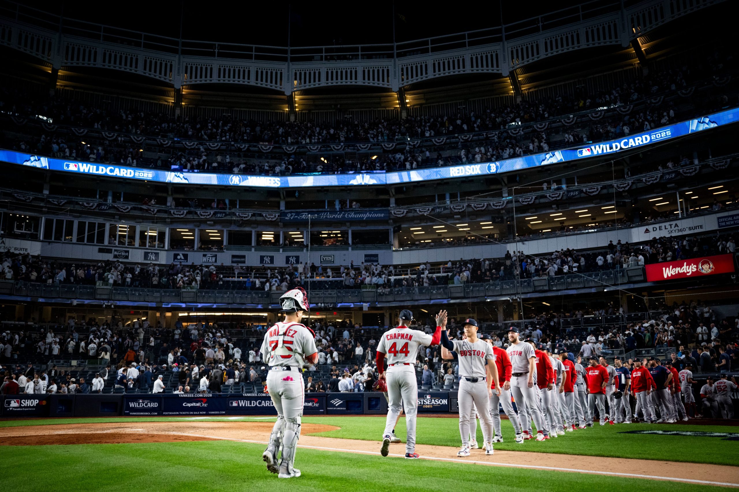 Red Sox remontan y se llevan el primero ante Yankees
