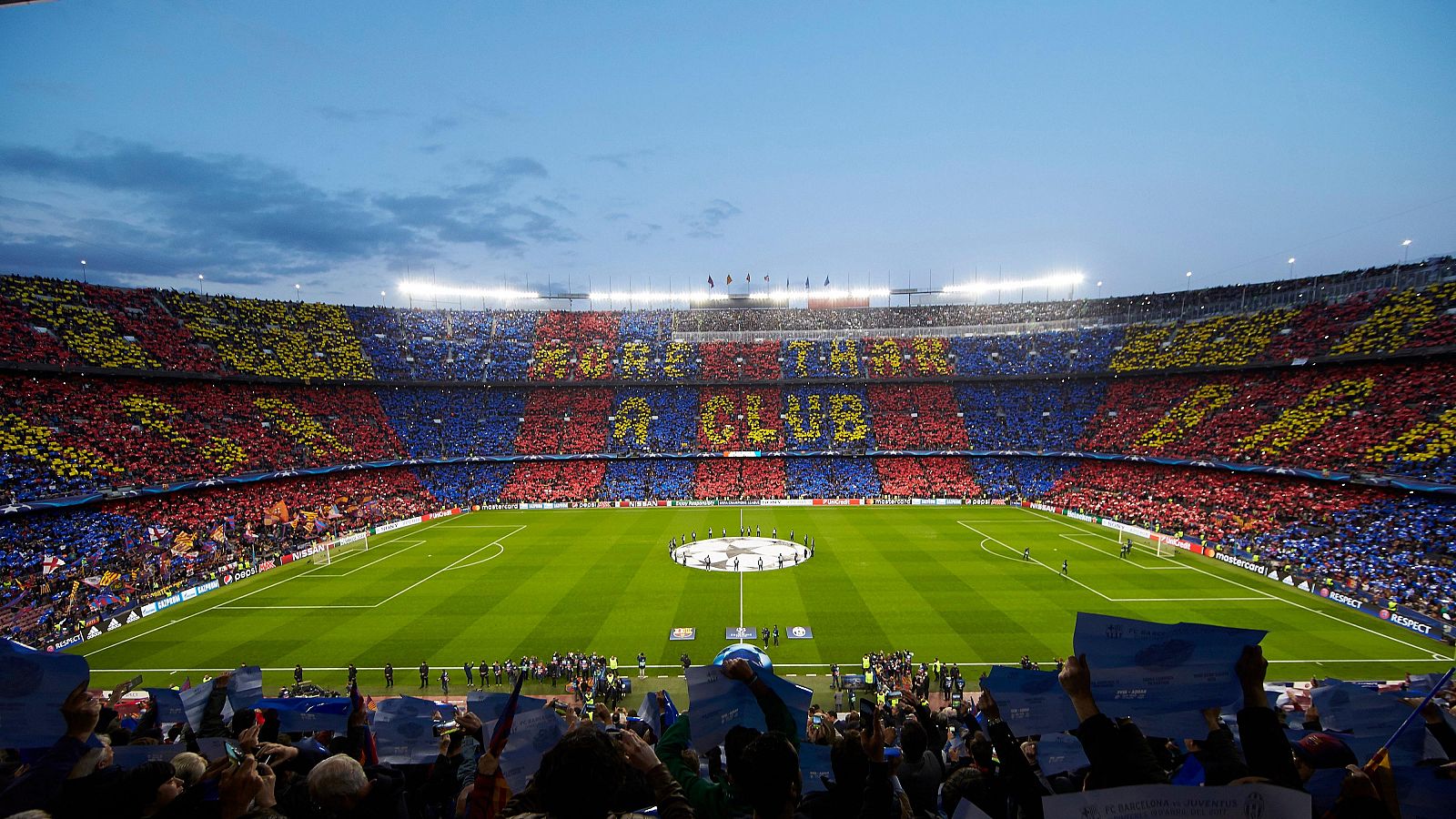 Barcelona recibe permiso para jugar en el Camp Nou