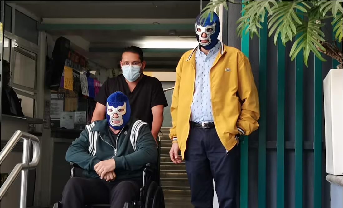 ¡Buenas noticias! Blue Demon Jr. mejora y sale de terapia intensiva