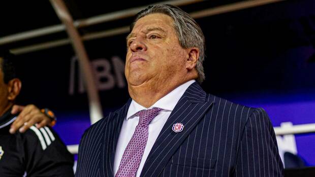 Miguel Herrera asume responsabilidad tras fracaso de Costa Rica